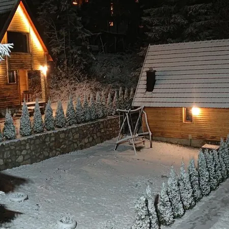 木屋 Sisters Sekulic